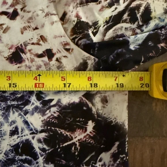 Philosophy Marbled Black and Cream Cropped Top Blouse size Small - EUC - Picture 12 of 13